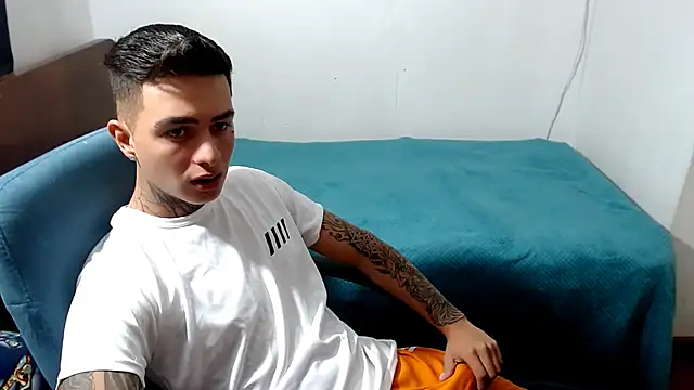 Snapshot of santii_ss chatting on September 29, 11:32 pm santii ss online show from September 29, 11:32 pm