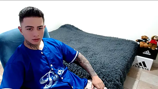 Snapshot of santii_ss chatting on October 28, 4:50 pm santii ss online show from October 28, 4:50 pm