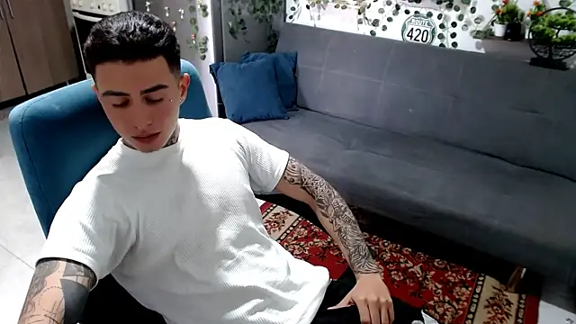 santii ss online show from February 13, 2:39 pm