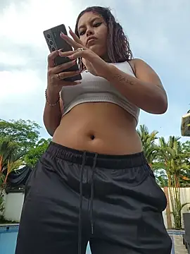 Snapshot of Yessica_Lopezz chatting on May 14, 11:18 am Yessica Lopezz online show from May 14, 11:18 am