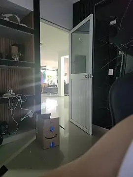 Yessica Lopezz online show from March 14, 12:00 pm