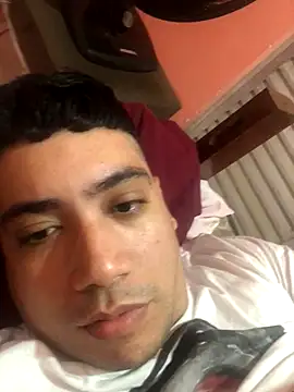 Snapshot of Paulo199117 chatting on October 17, 2:37 am Paulo199117 online show from October 17, 2:37 am