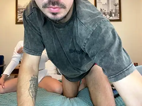 Snapshot of Bugs_and_Bunny chatting on October 28, 10:14 am Bugs and Bunny online show from October 28, 10:14 am