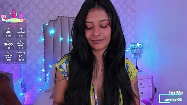 Snapshot of Yourwishisme_val chatting on December 14, 3:46 am Yourwishisme val online show from December 14, 3:46 am