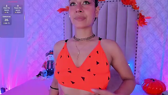 Snapshot of Yourwishisme_val chatting on October 22, 3:39 am Yourwishisme val online show from October 22, 3:39 am