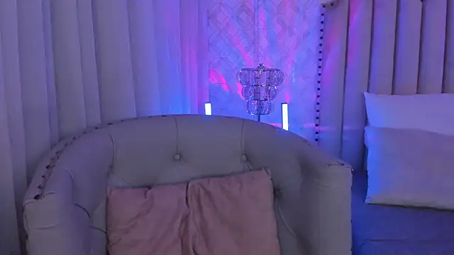 Snapshot of Yourwishisme_val chatting on September 25, 3:45 am Yourwishisme val online show from September 25, 3:45 am