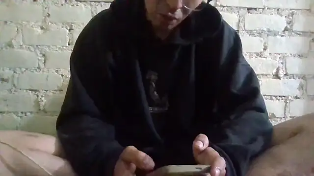 LecheDeSoya666 online show from May 6, 8:57 pm