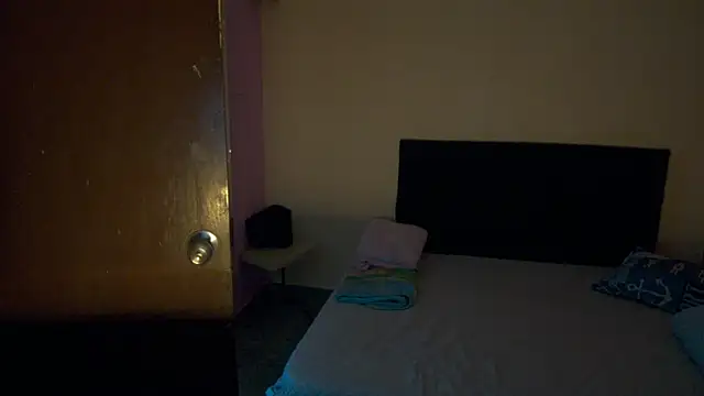 lolateton online show from March 8, 4:49 am