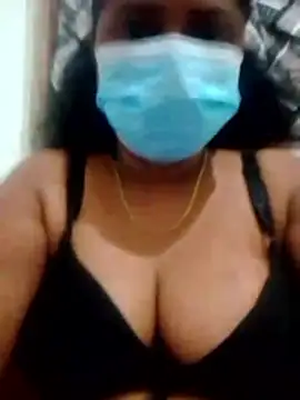Snapshot of boosypussy chatting on April 28, 9:08 pm boosypussy online show from April 28, 9:08 pm