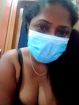 Snapshot of boosypussy chatting on April 30, 11:31 pm boosypussy online show from April 30, 11:31 pm