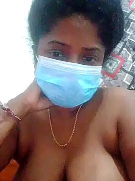 Snapshot of boosypussy chatting on May 12, 11:22 pm boosypussy online show from May 12, 11:22 pm