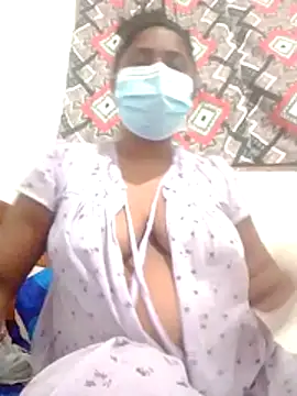 Snapshot of boosypussy chatting on June 28, 2:23 pm boosypussy online show from June 28, 2:23 pm