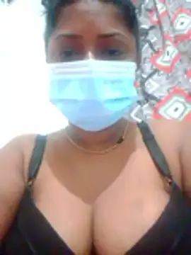 Snapshot of boosypussy chatting on May 30, 10:37 pm boosypussy online show from May 30, 10:37 pm