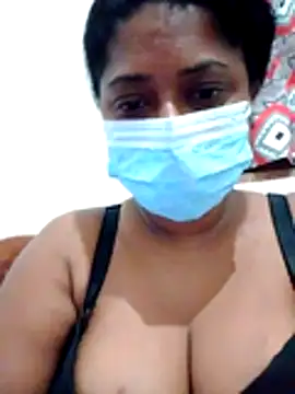 Snapshot of boosypussy chatting on June 18, 9:42 pm boosypussy online show from June 18, 9:42 pm