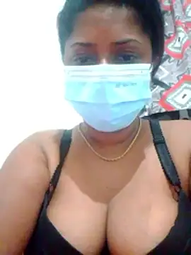 Snapshot of boosypussy chatting on May 27, 10:39 pm boosypussy online show from May 27, 10:39 pm