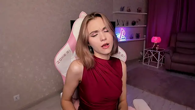 EllaCurtis online show from April 21, 6:03 pm