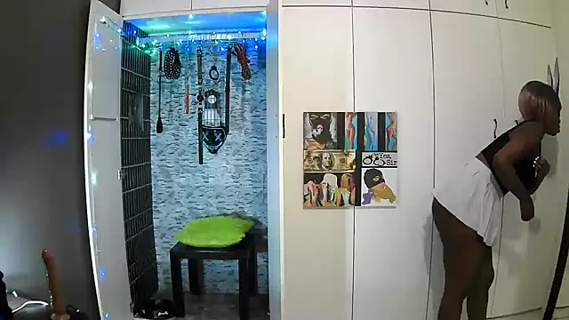 Snapshot of BaDSubMiss chatting on September 29, 4:30 am BaDSubMiss online show from September 29, 4:30 am