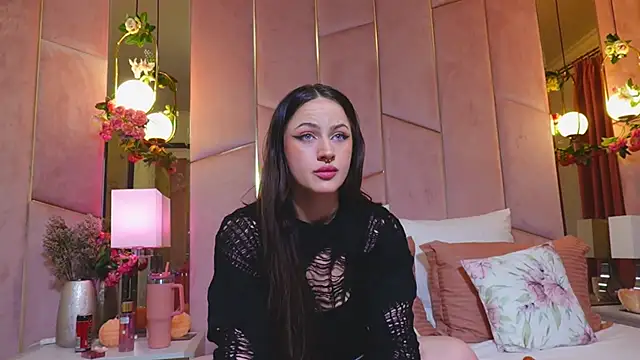 LucyLextonX online show from March 14, 4:24 pm