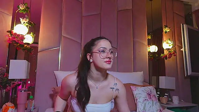 LucyLextonX online show from March 19, 8:53 pm