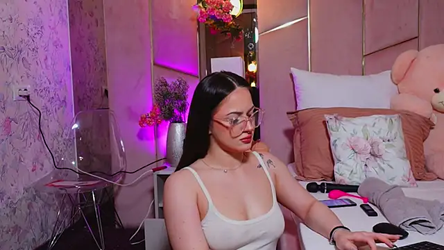 LucyLextonX online show from April 1, 1:41 am