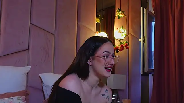 LucyLextonX online show from March 30, 4:36 am