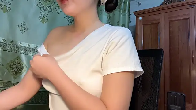 Snapshot of LinYi_Office chatting on July 9, 1:17 am LinYi Office online show from July 9, 1:17 am