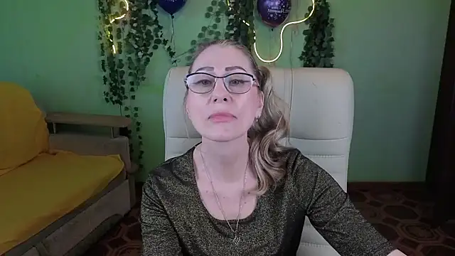 Snapshot of Habibi_Honeyy chatting on September 14, 11:54 am Habibi Honeyy online show from September 14, 11:54 am