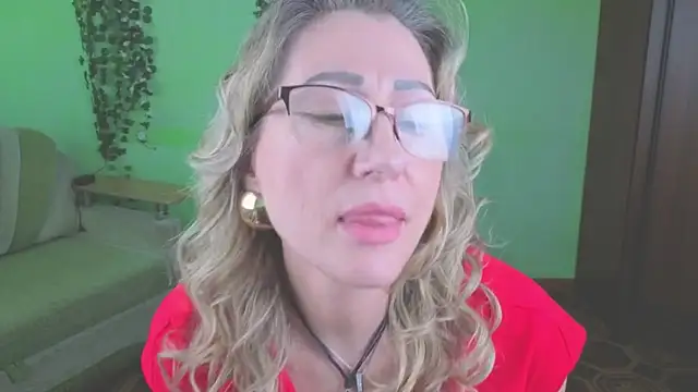 Snapshot of Habibi_Honeyy chatting on June 7, 1:27 pm Habibi Honeyy online show from June 7, 1:27 pm