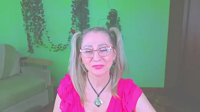 Snapshot of Habibi_Honeyy chatting on June 19, 2:01 pm Habibi Honeyy online show from June 19, 2:01 pm