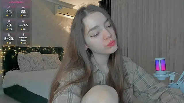 sweete chantal online show from February 11, 3:28 am