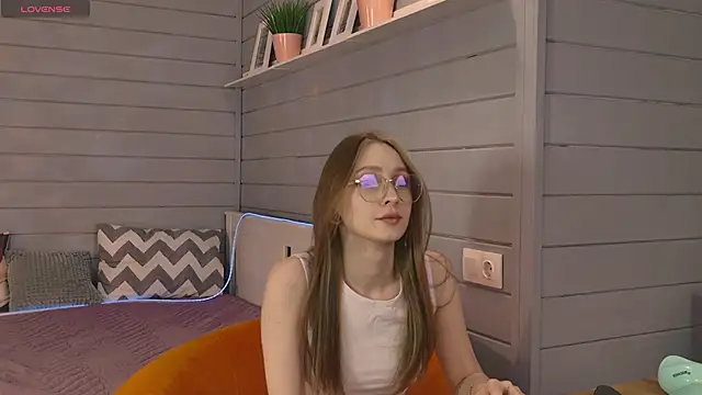 Snapshot of Vikki_wyye chatting on October 4, 3:19 am Vikki wyye online show from October 4, 3:19 am
