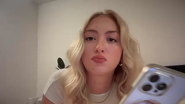 Kitty Swetty online show from February 17, 7:55 pm