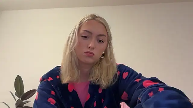 Kitty Swetty online show from October 4, 7:04 pm