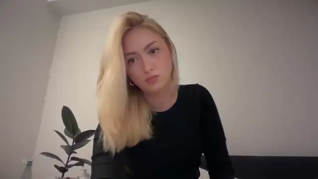 Kitty Swetty online show from March 13, 8:03 pm