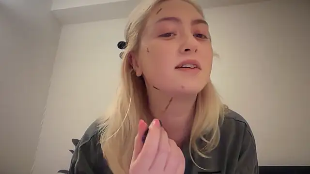 Kitty Swetty online show from April 14, 7:19 pm