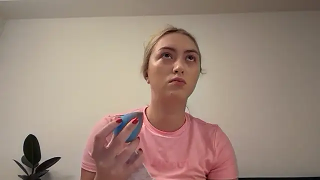 Kitty Swetty online show from January 18, 2:48 am