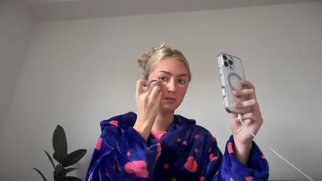 Kitty Swetty online show from October 7, 8:59 am