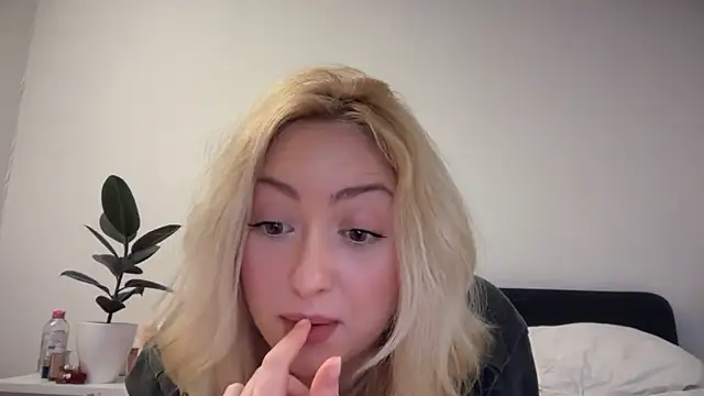 Kitty Swetty online show from February 25, 10:42 pm