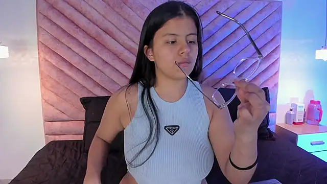 Snapshot of sasha_roldann chatting on October 8, 7:14 pm sasha roldann online show from October 8, 7:14 pm
