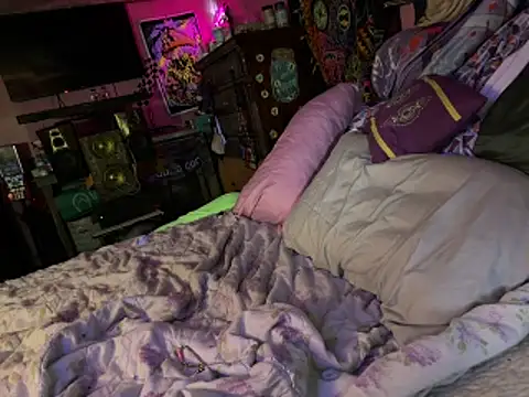 HodgeVibes online show from February 21, 8:49 am