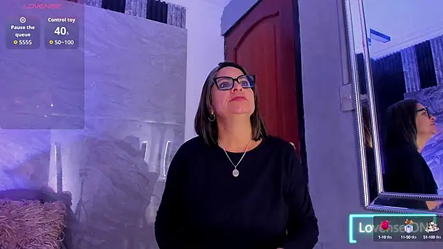 Snapshot of Agatha_Pleasure chatting on October 3, 11:56 am Agatha Pleasure online show from October 3, 11:56 am
