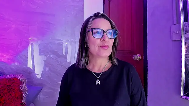 Snapshot of Agatha_Pleasure chatting on September 17, 12:07 pm Agatha Pleasure online show from September 17, 12:07 pm