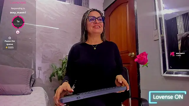 Snapshot of Agatha_Pleasure chatting on September 9, 11:52 am Agatha Pleasure online show from September 9, 11:52 am