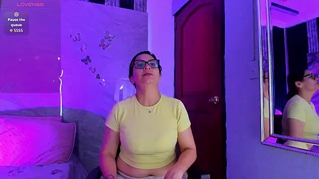 Agatha Pleasure online show from April 10, 11:50 am