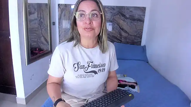 Agatha Pleasure online show from May 28, 11:49 am