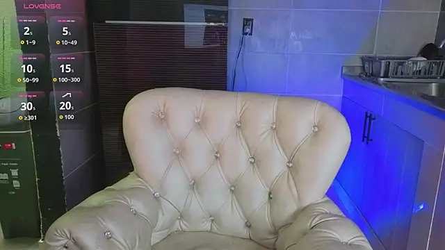 KARINAJTORRES online show from December 16, 8:46 pm