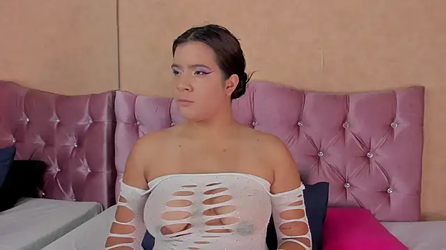 KARINAJTORRES online show from April 1, 10:50 pm