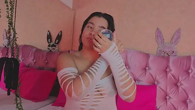 KARINAJTORRES online show from December 5, 9:12 pm