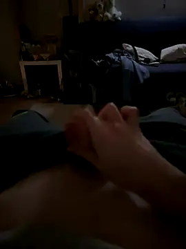 Snapshot of Djibi77 chatting on December 4, 9:47 pm Djibi77 online show from December 4, 9:47 pm