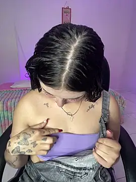 Snapshot of Celestee69 chatting on February 19, 7:44 pm Celestee69 online show from February 19, 7:44 pm